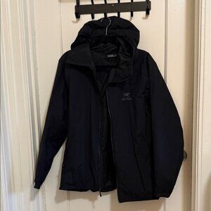 Arc'teryx Black Hooded Atom (original) Jacket — women’s — NWOT